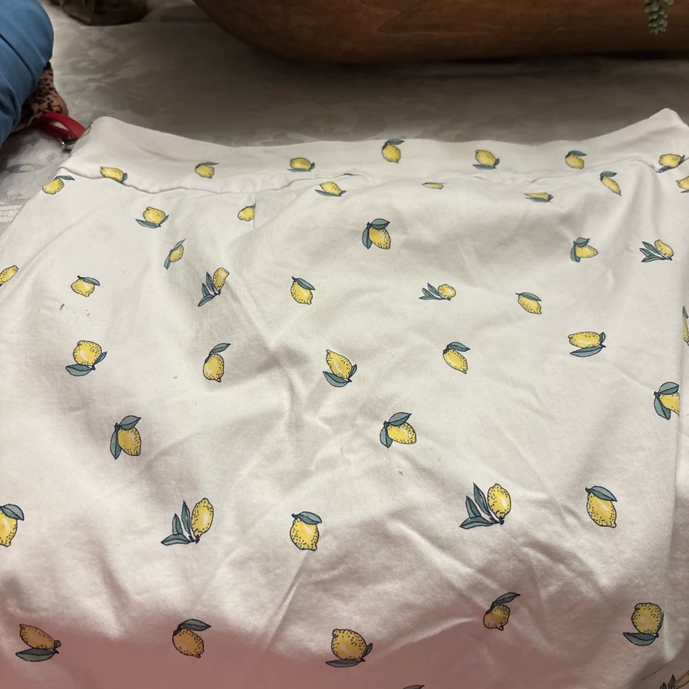 Kim Rogers White Shorts with Yellow Lemon Print